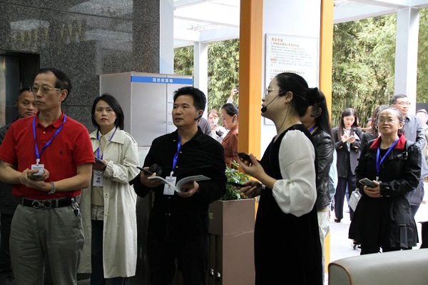 再獲點(diǎn)贊! 成都市委辦公廳、市政府辦公廳和市人社局相關(guān)領(lǐng)導(dǎo)一行參訪由瑞方人力打造的全市首個(gè)就業(yè)小站 第3張 再獲點(diǎn)贊! 成都市委辦公廳、市政府辦公廳和市人社局相關(guān)領(lǐng)導(dǎo)一行參訪由瑞方人力打造的全市首個(gè)就業(yè)小站 第3張