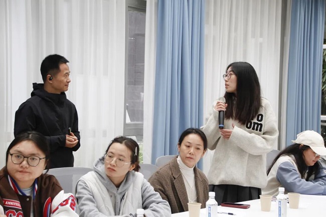 深入一線聽民意!成都市人大代表龔曉鷗在火車南站街道開展就業(yè)指導專題分享活動 第3張 深入一線聽民意!成都市人大代表龔曉鷗在火車南站街道開展就業(yè)指導專題分享活動 第3張